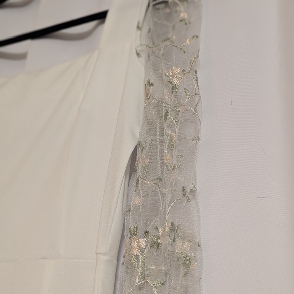 White dress - Picture 3 of 3